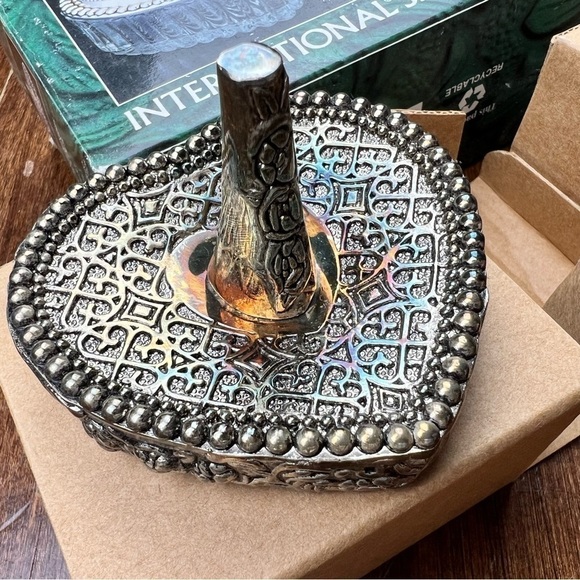 Silverplated Jewelry Box & Ring Holder Heart Shaped NIB International Silver Co. - Picture 4 of 13